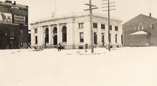 Owosso Theatre - Old Pic (newer photo)